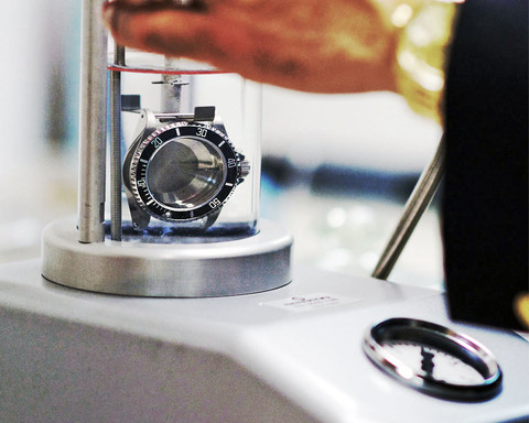 Water pressure test on a Rolex watch